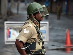 Terrorists Snatch AK-47s From Policemen In Kashmir's Pulwama