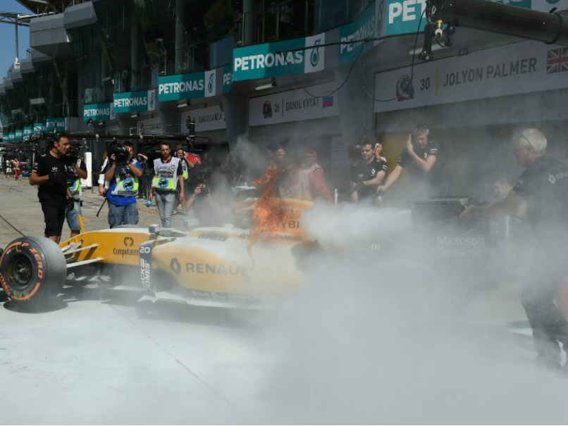 Fuel Leak Causes Lengthy Pit Lane Fire at Malaysian GP