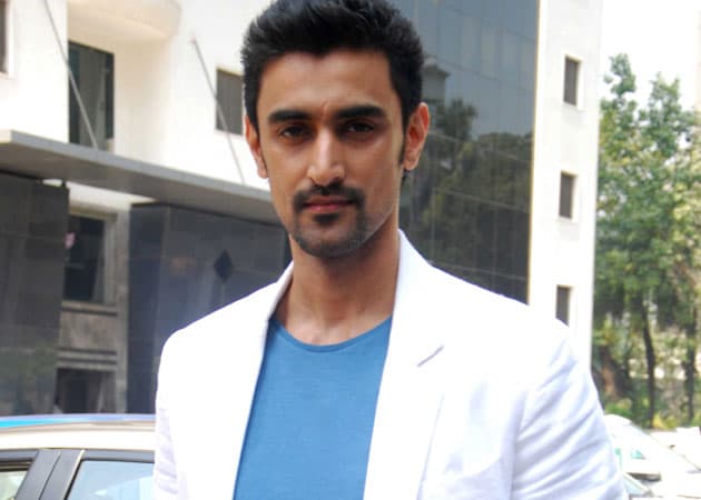 Kunal Kapoor is a Kalaripayattu Warrior in Veeram