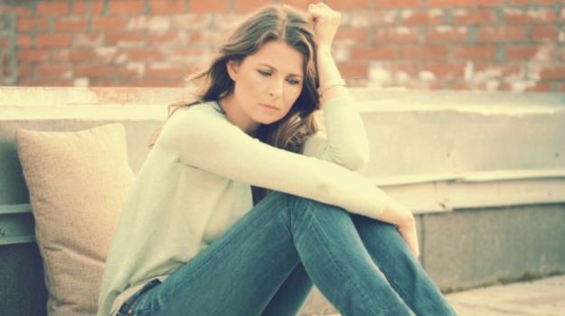 धूम्रपान के समान हैं अकेलेपन के प्रभाव, युवाओं में बढ़ रहे हैं हैरान करने वाले मामले, जानें इसे कैसे दूर करें