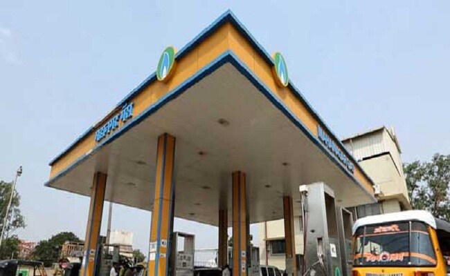 सर्वसामान्य 'गॅस'वर, CNG च्या किंमती 6-8 रुपयांनी वाढण्याची शक्यता सर्वसामान्य 'गॅस'वर, CNG च्या किंमती 6-8 रुपयांनी वाढण्याची शक्यता