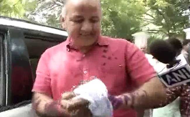 Man Who Threw Ink At Manish Sisodia Gets Bail