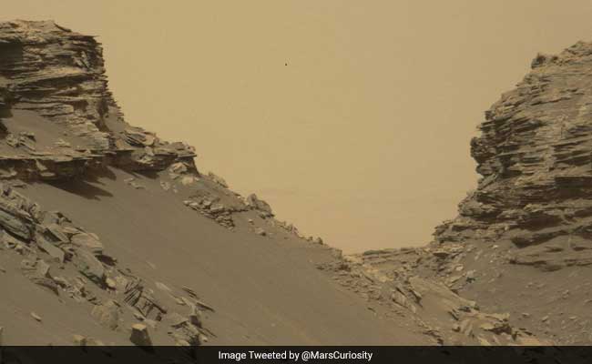 Curiosity Views Spectacular Rock Formations On Mars