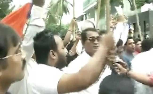 फवाद खान पाकिस्तान लौटे, फिर भी जारी रहेगा 'रईस' और 'ऐ दिल है मुश्किल' के खिलाफ़ आंदोलन : MNS