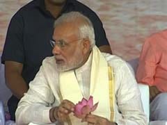 Prime Minister Modi Served Traditional Kerala 'Sadya'