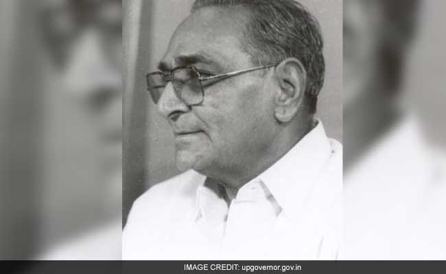 Former Chief Minister Motilal Vora Vacates His Official Bungalow In Bhopal