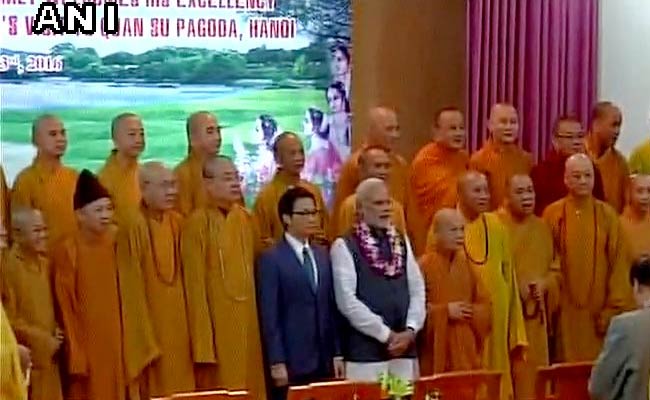 पीएम मोदी की वियतनाम यात्रा : तस्वीरों में देखें कुछ पड़ाव