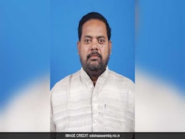 Protesters Hurl Eggs At Odisha Agriculture Minister's Vehicle Protesters Hurl Eggs At Odisha Agriculture Minister's Vehicle
