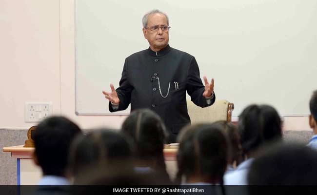President Pranab Mukherjee Arrives In Gujarat