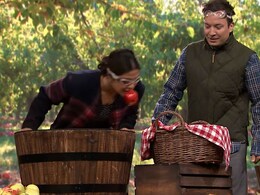 Priyanka Chopra And Jimmy Fallon Bob For Apples. It's Funny, Really Priyanka Chopra And Jimmy Fallon Bob For Apples. It's Funny, Really