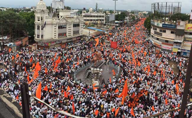 जानें महाराष्ट्र में मराठा समुदाय आखिर क्यों निकाल रहा है 'मूक मोर्चा'