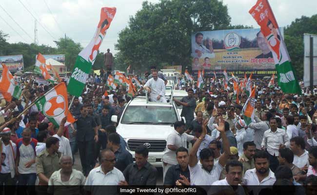 Rahul Gandhi In Basti On Third Day Of 'Kisan Mahayatra'