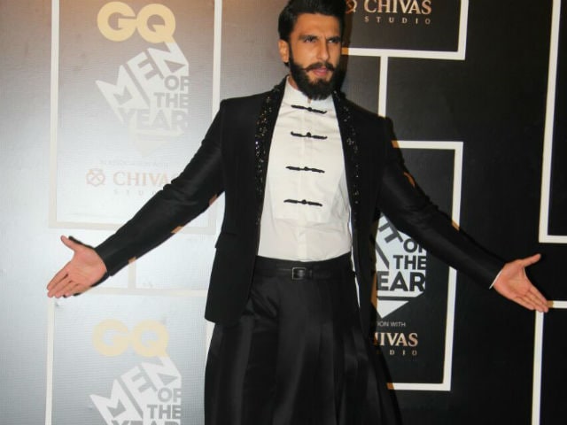 These pictures of Ranveer Singh prove that Nehru jacket is back in