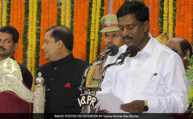 Students Hurl Chairs At Odisha Minister Sanjay Dasburma At College Function