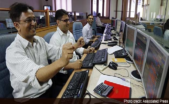 Sensex Extends Gains, Rises Over 300 Points; Energy Stocks Rally