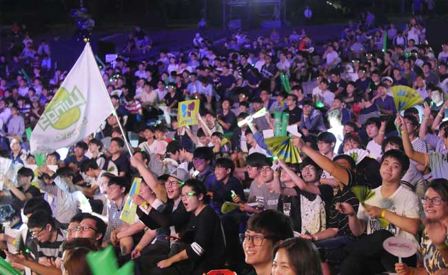 In South Korea, The Crowd Goes Wild For Competitive Gaming