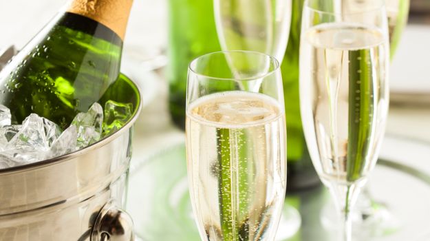 Sparkling Wine Versus Champagne: What's the Difference?