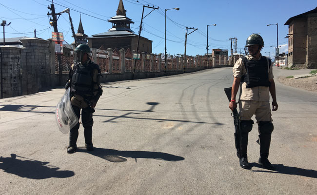 Woman Suicide Bomber May Strike Kashmir On R-Day: Intel