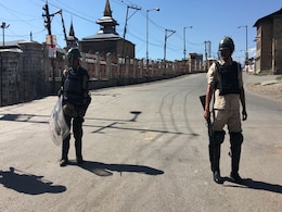 Woman Suicide Bomber May Strike Kashmir On R-Day: Intel Woman Suicide Bomber May Strike Kashmir On R-Day: Intel