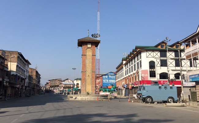 उरी हमले के बाद सुरक्षा व्यवस्था का जायजा लेने श्रीनगर पहुंचे गृहसचिव राजीव महर्षि