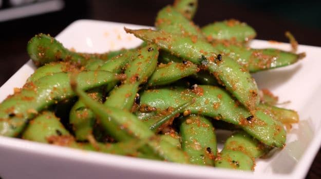 इन खूबियां की वजह से Edamame हो रहा लोकप्रिय, दिल की बीमारियों और वेट कम करने के लिए है वरदान इन खूबियां की वजह से Edamame हो रहा लोकप्रिय, दिल की बीमारियों और वेट कम करने के लिए है वरदान