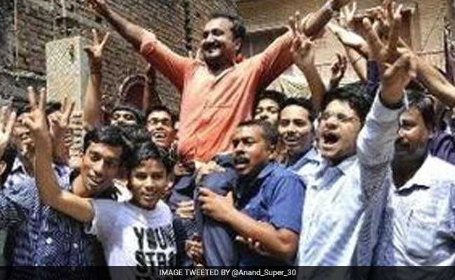 CBSE Chairman Visits Super 30, Interacts With Students
