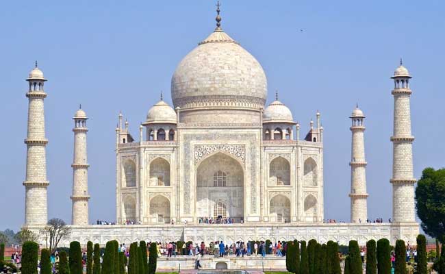 Taj Changing Colour, Mud Therapy Being Used: Government