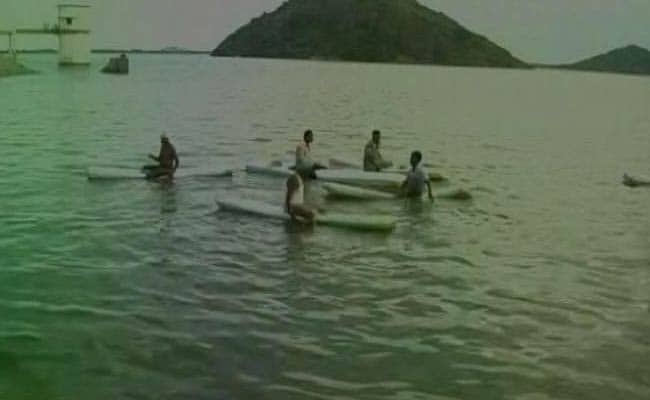 Clicking Selfie, Telangana Girl Slips Into River, 5 Jump In To Save Her, All Drown