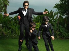 Hrithik Roshan and Sons Wear <I>Kala Chashma</i> in Beyond Adorable Pic
