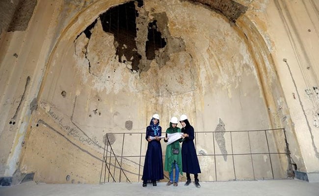 Afghan Women Seek To Rebuild Palace Destroyed By Men