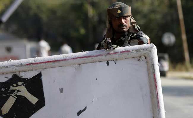 कश्मीर : युवक को जीप में बांधने के मामले में सैन्य अफसर पर प्राथमिकी रद्द नहीं होगी