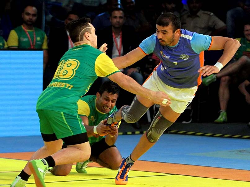 Virender Sehwag Hails Kabaddi World Cup Hero Ajay Thakur in Signature Style