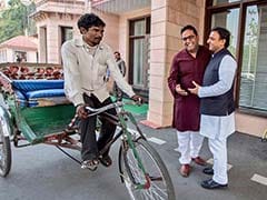 Paytm's Vijay Shekhar Sharma Got Helping Hand. Rickshaw Puller Rewarded