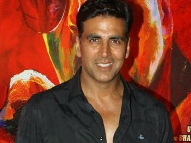Akshay Kumar Strikes <i>Gold</i>. Shares First Look of the Film With Reema Kagti