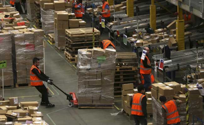 Amazon To Hire 120,000 Temporary Workers For Holiday Season