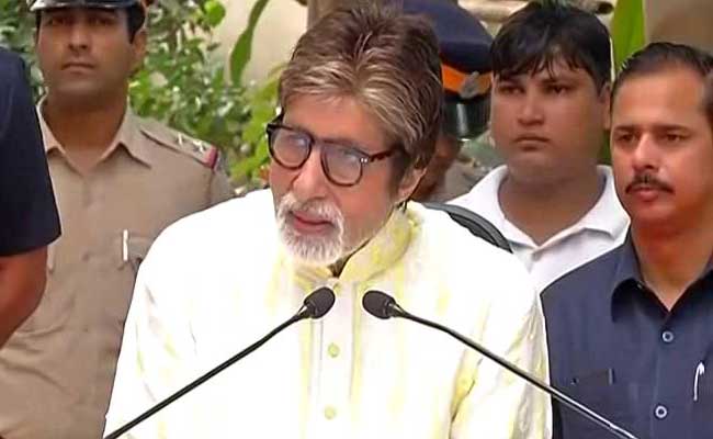 अमिताभ बच्चन ने पाक कलाकारों के मुद्दे पर कहा, हमें जवानों के साथ खड़े होने की जरूरत