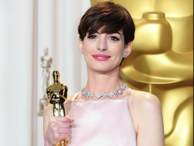 Anne Hathaway Was <I>Miserable</i> on Her Oscar Win