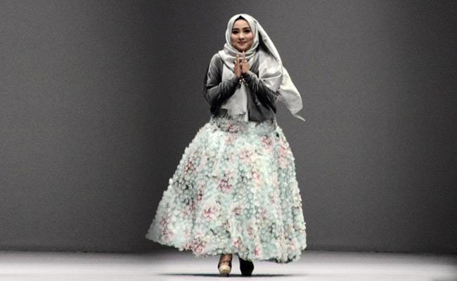 Leading Muslim Fashion Designer Jailed In Indonesia Fraud