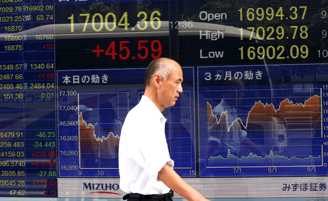 Asia Shares Gain, Mexican Peso Jumps As Trump's Chances Seen Diminishing