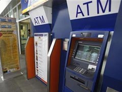 बैंकों ने भीड़ संभालने को काम के घंटे बढ़ाए, एटीएम शुल्क हटाया