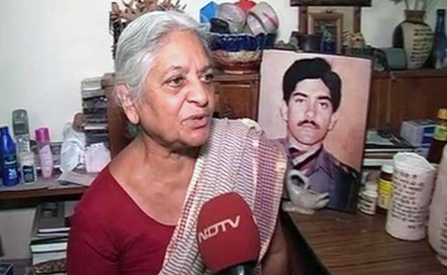 Soldier's Mother Went To Cops For Stolen Medals, Allegedly Told To Pay