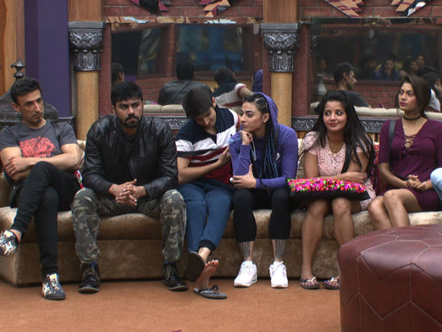 <i>Bigg Boss 10</i>: <i>Sevaks</i> Become <i>Maaliks</i> As New Week Begins