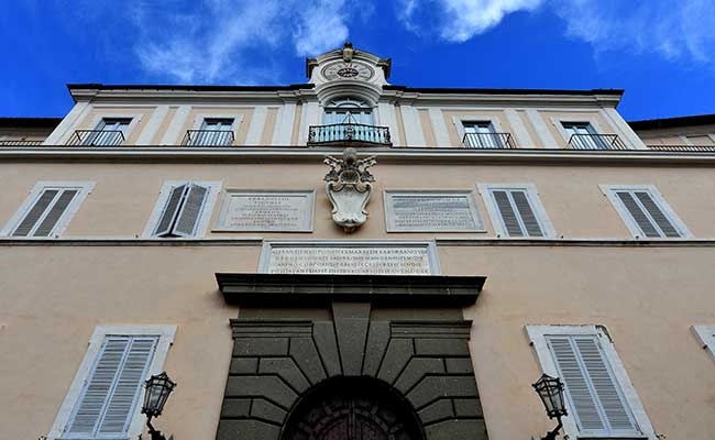 Private Rooms At Pope's Summer Residence Open To Public