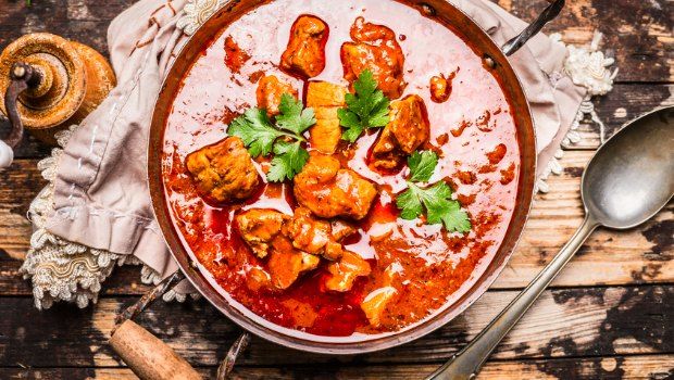 Hyderabadi Chicken Curry Recipe: स्वादिष्ट खाने के लिए इस हैदराबादी चिकन करी को ट्राई करें