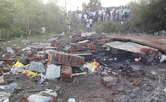 तमिलनाडु के विलुप्पुरम में पटाखा कारखाने में विस्फोट से पांच की मौत, 11 घायल