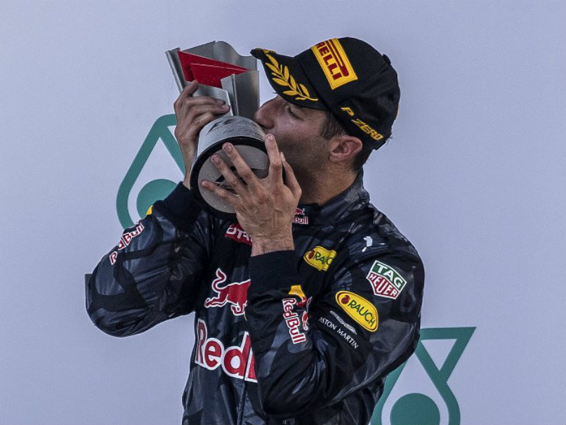 Daniel Ricciardo Wins Malaysian GP, Lewis Hamilton Fails To Finish