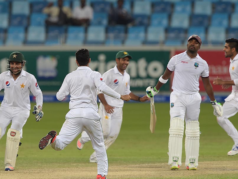 Pakistan End Darren Bravo's Vigil to Regain Command of 1st Test