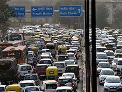 डीटीसी बसों में खराबी और राखी की भीड़ के कारण दिल्ली-एनसीआर में कई जगह ट्रैफिक जाम