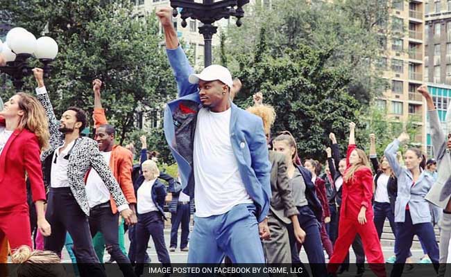 #PantsuitPosse Stages Flash Mob For Hillary Clinton In New York City