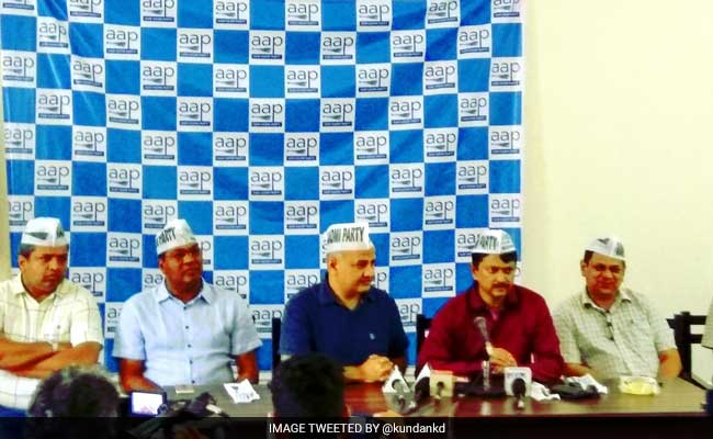 Goa Ex-Cop Elvis Gomes Joins Aam Aadmi Party